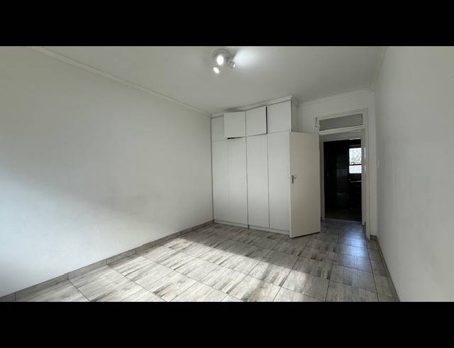 1 BEDROOM APARTMENT TO LET IN ESSENWOOD